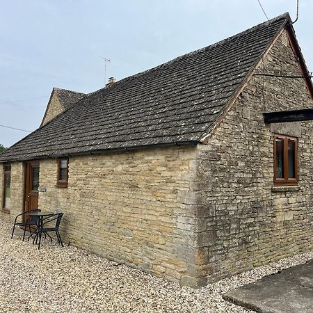 Tupenny Cottage, Old Mill Farm, Cotswold Water Park Cirencester Exterior photo